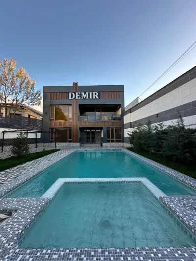 Demir — Chorvoq