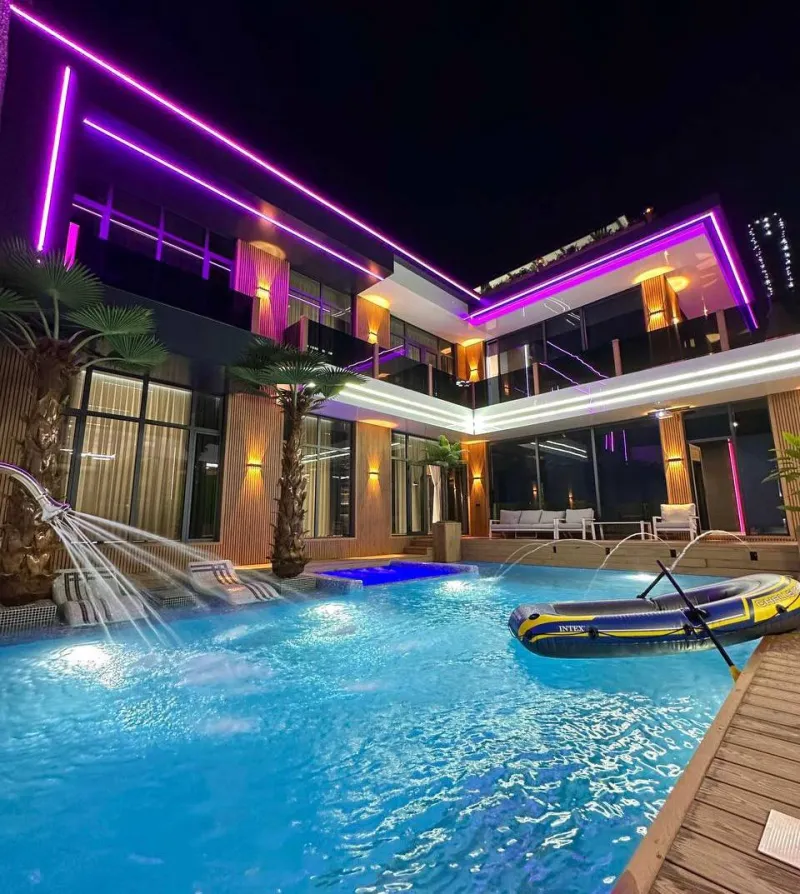 Rolex Villa