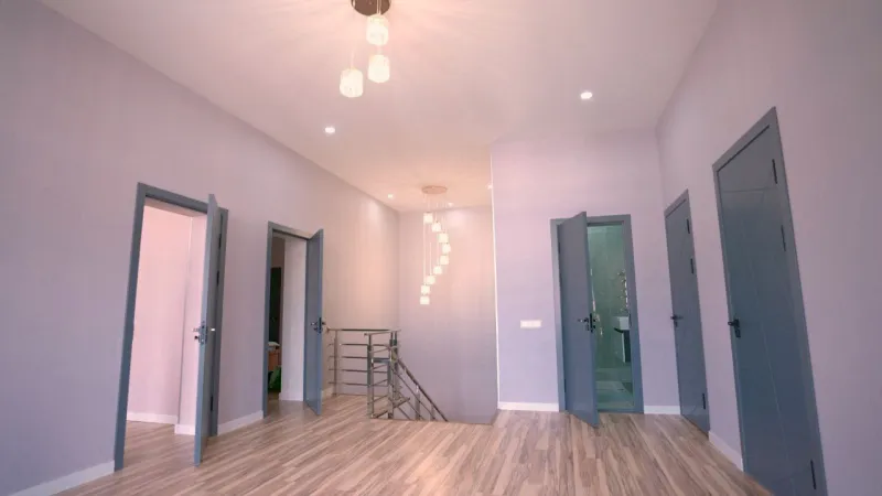 CORNER HOUSE